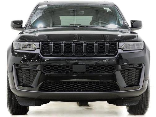 Diamond Black Crystal Pearlcoat 2026 Jeep Grand Cherokee Altitude