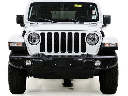 Bright White Clearcoat 2022 Jeep Wrangler Unlimited Sahara