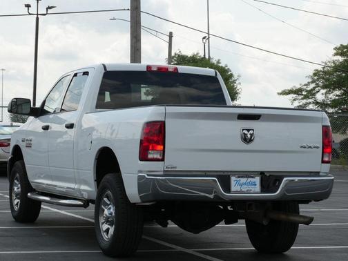 2018 RAM 3500 Tradesman Crew Cab 4x4 6'4' Box