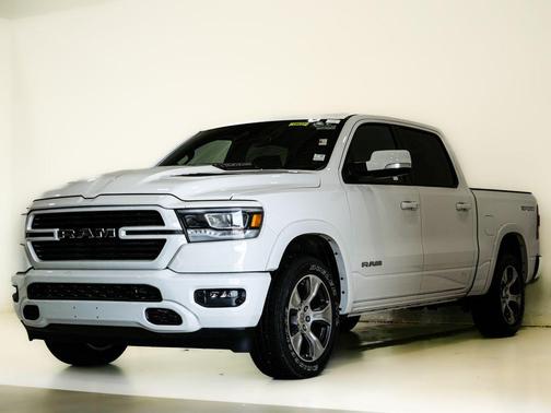 Bright White Clearcoat 2022 RAM 1500 Laramie