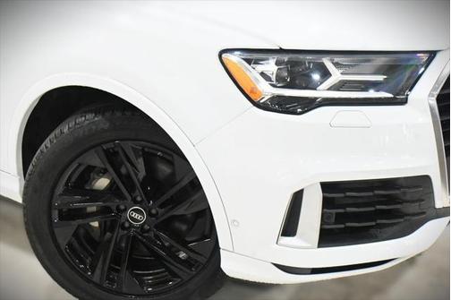 2023 Audi Q7 55 Premium Plus