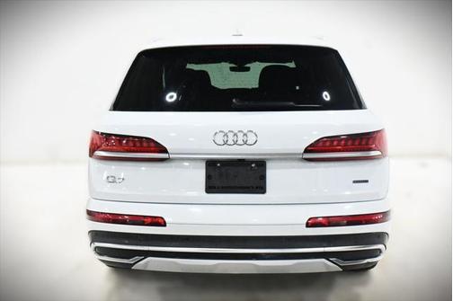 2023 Audi Q7 55 Premium Plus