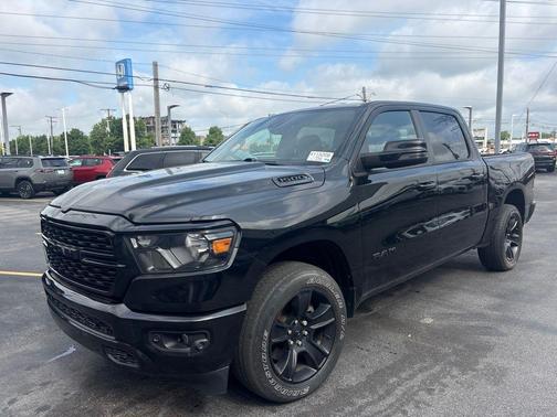 Diamond Black Crystal Pearlcoat 2023 RAM 1500 Big Horn/Lone Star