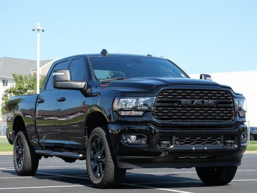 2023 RAM 2500 Big Horn Crew Cab 4x4 6'4' Box