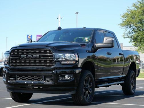 2023 RAM 2500 Big Horn Crew Cab 4x4 6'4' Box