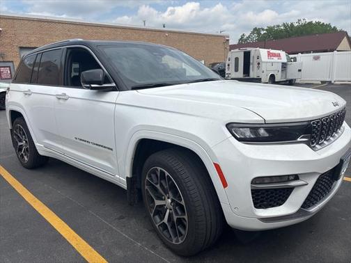 2022 Jeep Grand Cherokee Summit