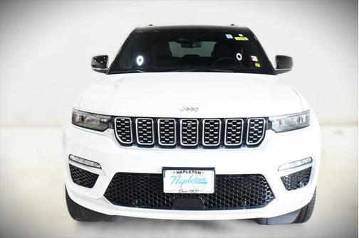 2022 Jeep Grand Cherokee Summit