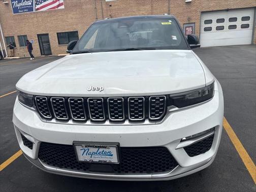 2022 Jeep Grand Cherokee Summit