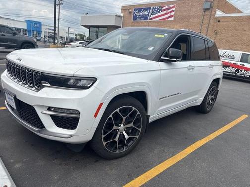 2022 Jeep Grand Cherokee Summit
