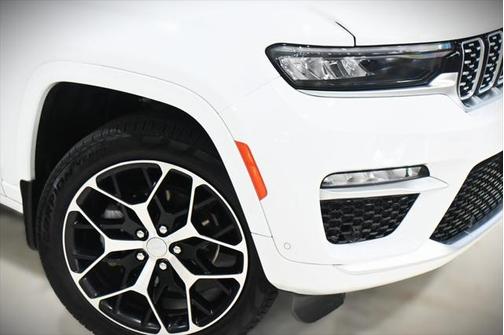 2022 Jeep Grand Cherokee Summit