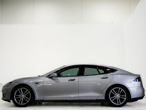 2013 Tesla Model S Base