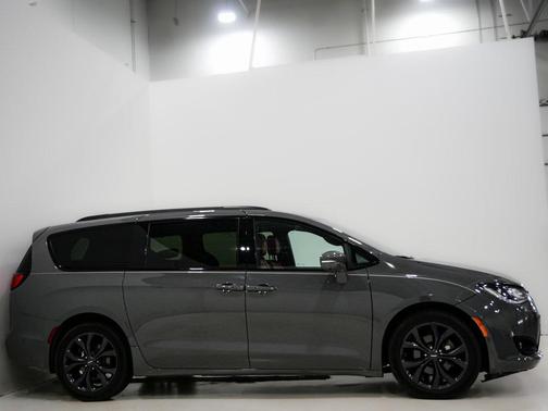 2020 Chrysler Pacifica Red S Edition
