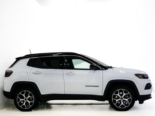 Bright White Clearcoat 2025 Jeep Compass Limited