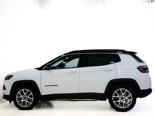Bright White Clearcoat 2025 Jeep Compass Limited