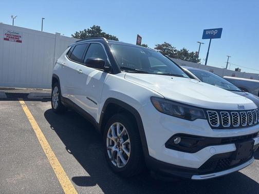 Bright White Clearcoat 2025 Jeep Compass Limited
