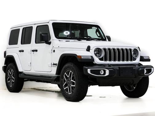 Bright White Clearcoat 2026 Jeep Wrangler 4-Door Sahara 4x4