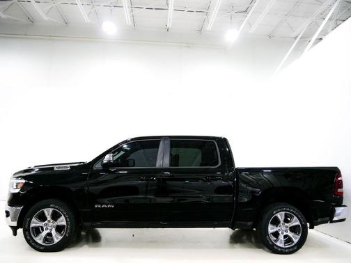 Diamond Black Crystal Pearlcoat 2023 RAM 1500 Laramie
