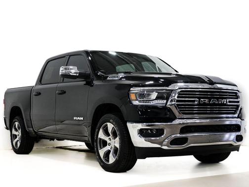 Diamond Black Crystal Pearlcoat 2023 RAM 1500 Laramie