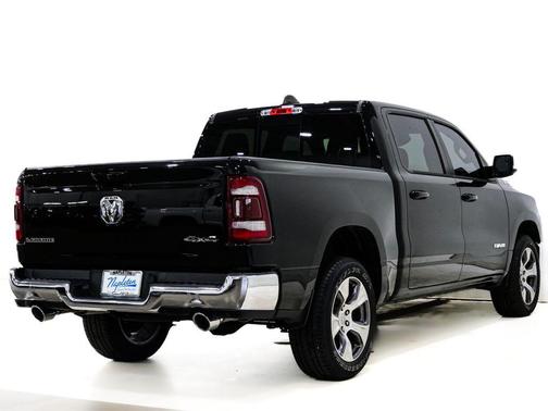Diamond Black Crystal Pearlcoat 2023 RAM 1500 Laramie