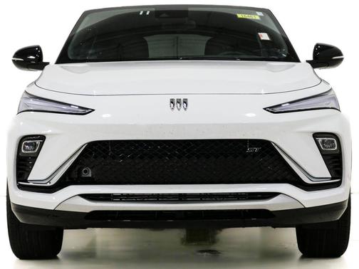 Summit White 2025 Buick Envista Sport Touring FWD