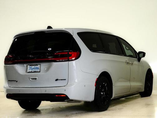 2024 Chrysler Pacifica Hybrid S Appearance Pkg