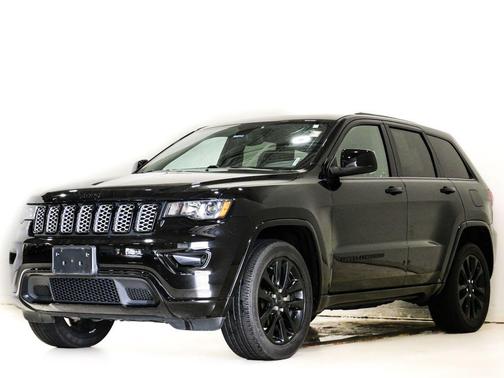 Diamond Black Crystal Pearlcoat 2020 Jeep Grand Cherokee Altitude