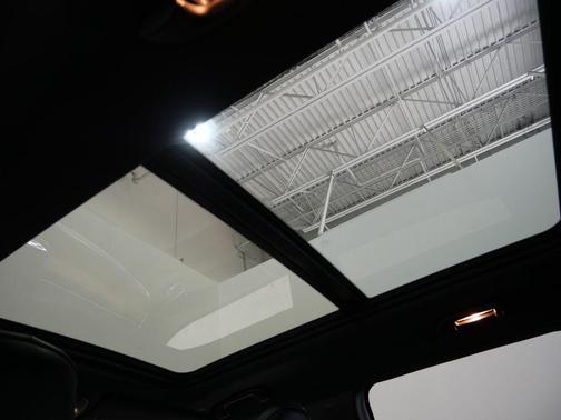 Bright White Clearcoat 2023 Jeep Compass Limited