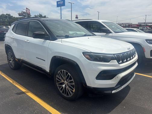 Bright White Clearcoat 2023 Jeep Compass Limited