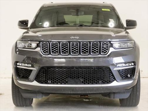 2022 Jeep Grand Cherokee Summit