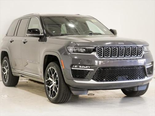 2022 Jeep Grand Cherokee Summit