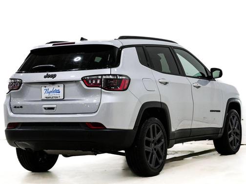 Silver Zynith Metallic Clearcoat 2026 Jeep Compass Latitude