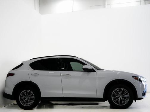 2022 Alfa Romeo Stelvio Sprint