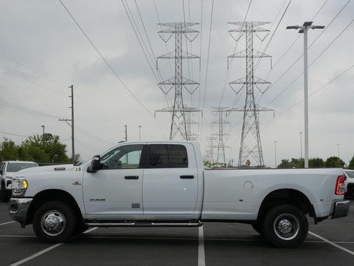 2024 RAM 3500 Big Horn Crew Cab 4x4 8' Box