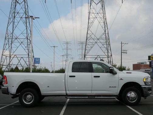 2024 RAM 3500 Big Horn Crew Cab 4x4 8' Box