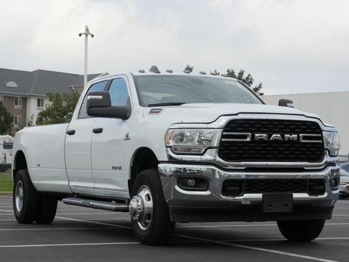 2024 RAM 3500 Big Horn Crew Cab 4x4 8' Box