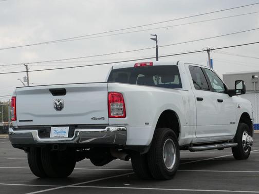 2024 RAM 3500 Big Horn Crew Cab 4x4 8' Box