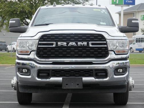 2024 RAM 3500 Big Horn Crew Cab 4x4 8' Box