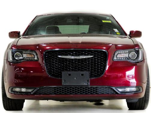 2019 Chrysler 300 S