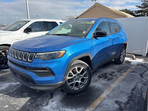 2022 Jeep Compass Latitude Lux