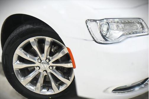 2020 Chrysler 300 Touring