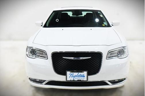 2020 Chrysler 300 Touring