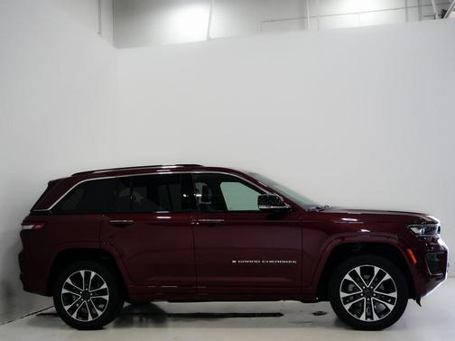 2022 Jeep Grand Cherokee Overland