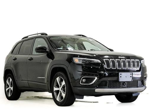 Diamond Black Crystal Pearlcoat 2022 Jeep Cherokee Limited