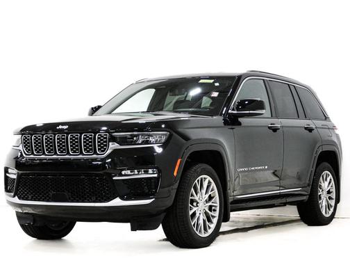 Diamond Black Crystal Pearlcoat 2024 Jeep Grand Cherokee Summit