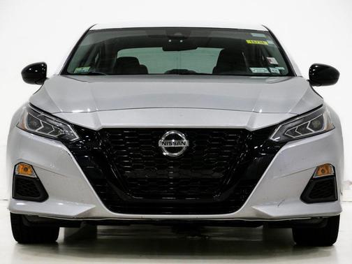 2022 Nissan Altima SR FWD