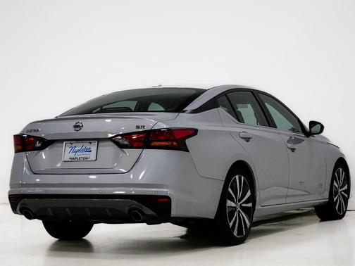 2022 Nissan Altima SR FWD