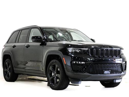 Diamond Black Crystal Pearlcoat 2023 Jeep Grand Cherokee Limited