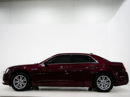 2017 Chrysler 300 Limited