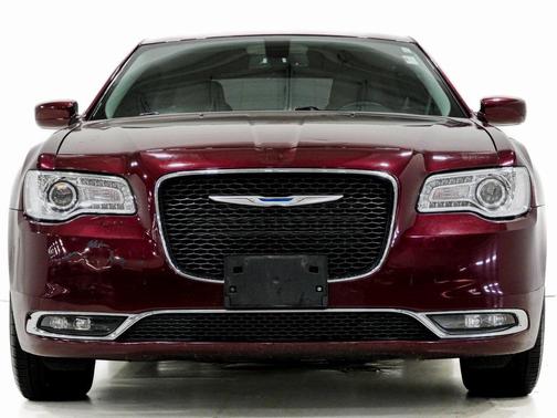 2017 Chrysler 300 Limited