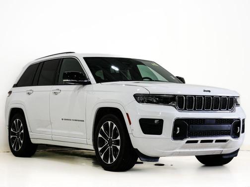 Bright White Clearcoat 2023 Jeep Grand Cherokee Overland